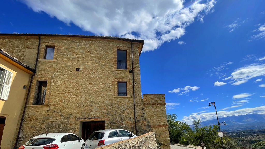 Property photo 3 of 41