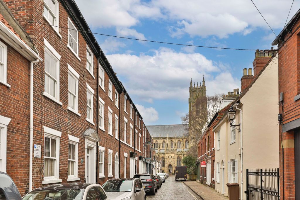 Property photo 2 of 30 2075456