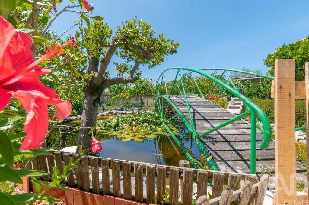 Property photo 1 of 39