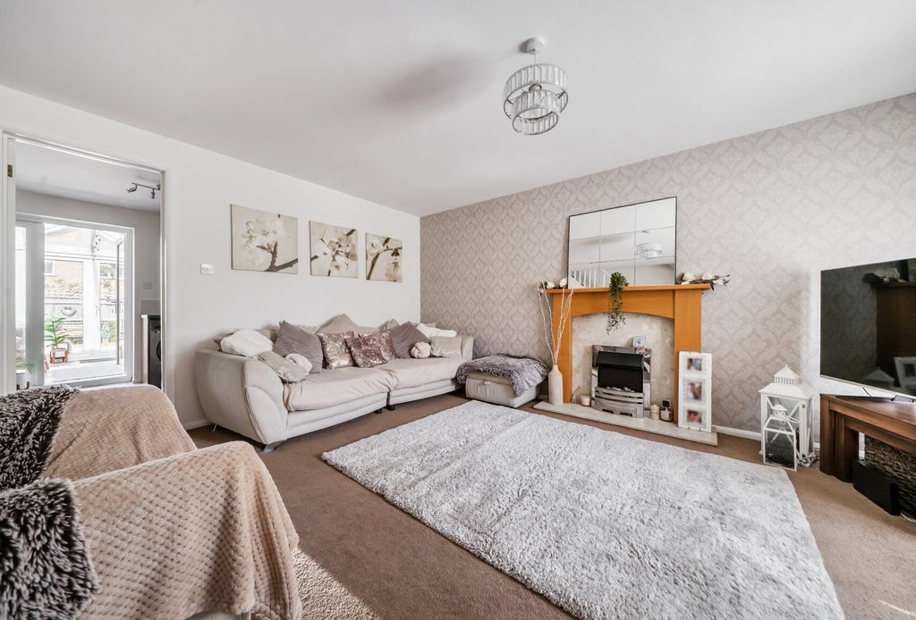 Property photo 3 of 21 1499135-4-6A69F61...