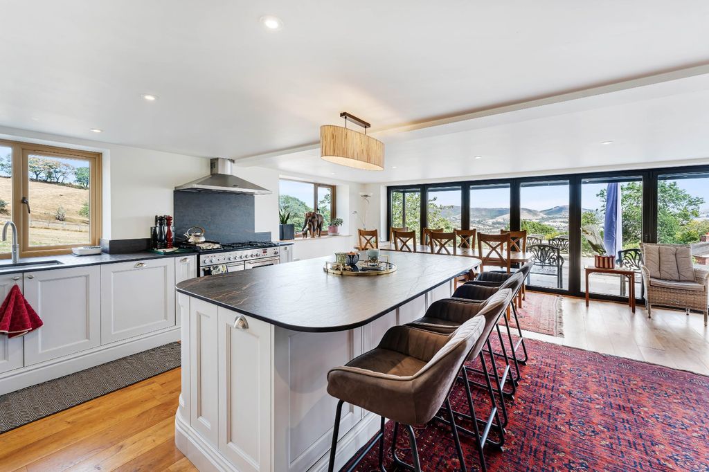 Property photo 3 of 35 Kitchen/Dinng