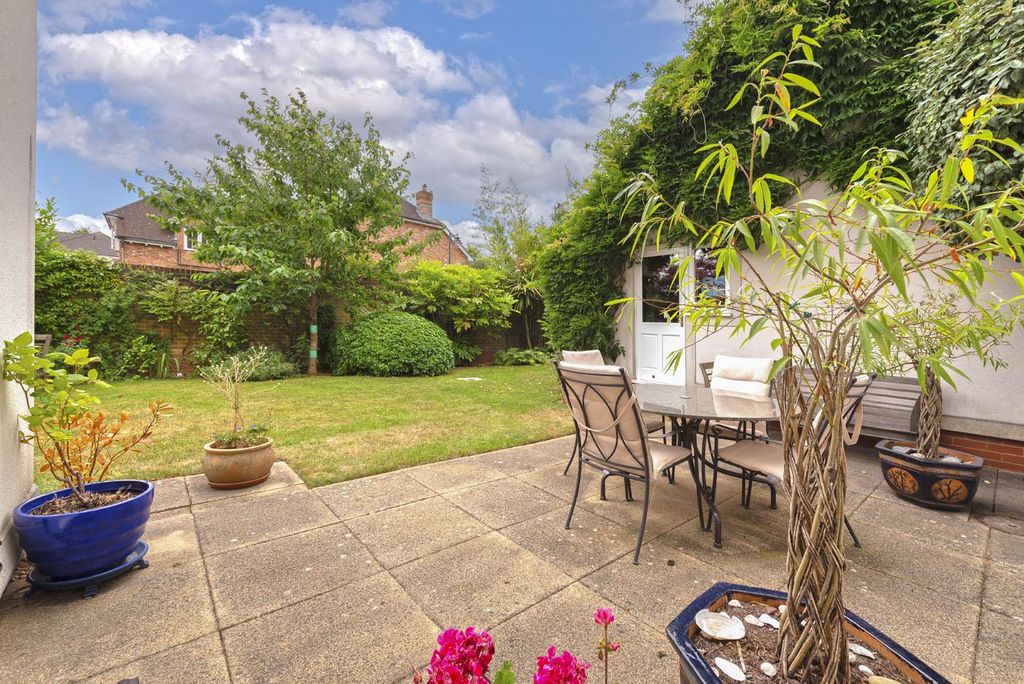 Property photo 2 of 19 Garden