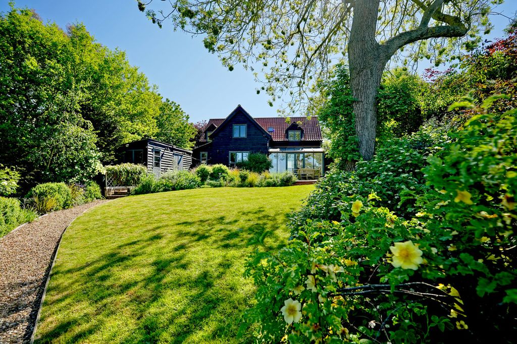 Property photo 1 of 23