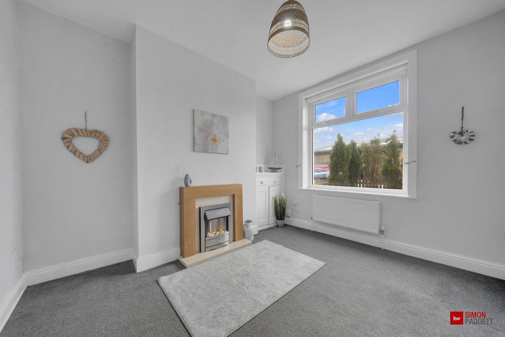 Property photo 3 of 23