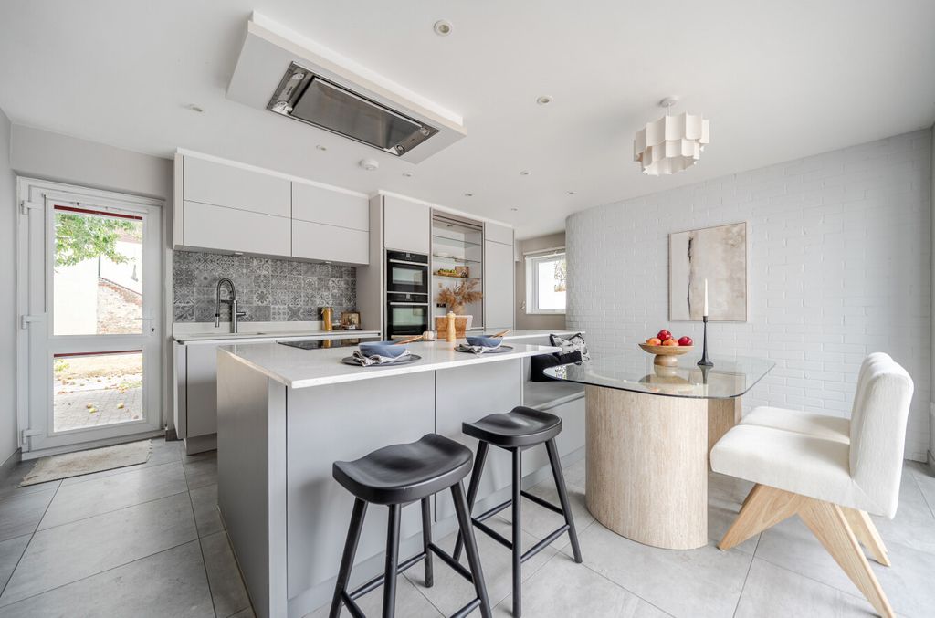 Property photo 2 of 22 1508844-21-1A0160...