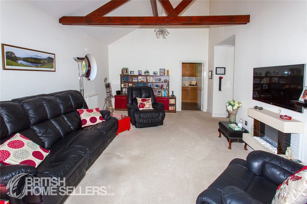 Property photo 3 of 28 Picture No. 25