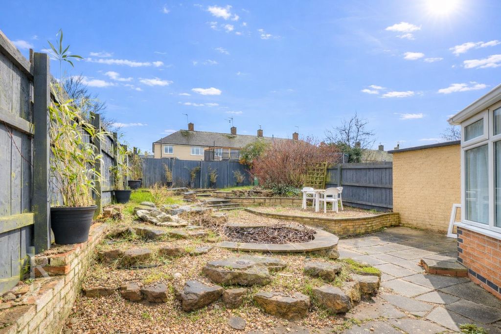 Property photo 2 of 16 3A95Ab00-De28-4186-Abe8-98043F2A87E5.Png