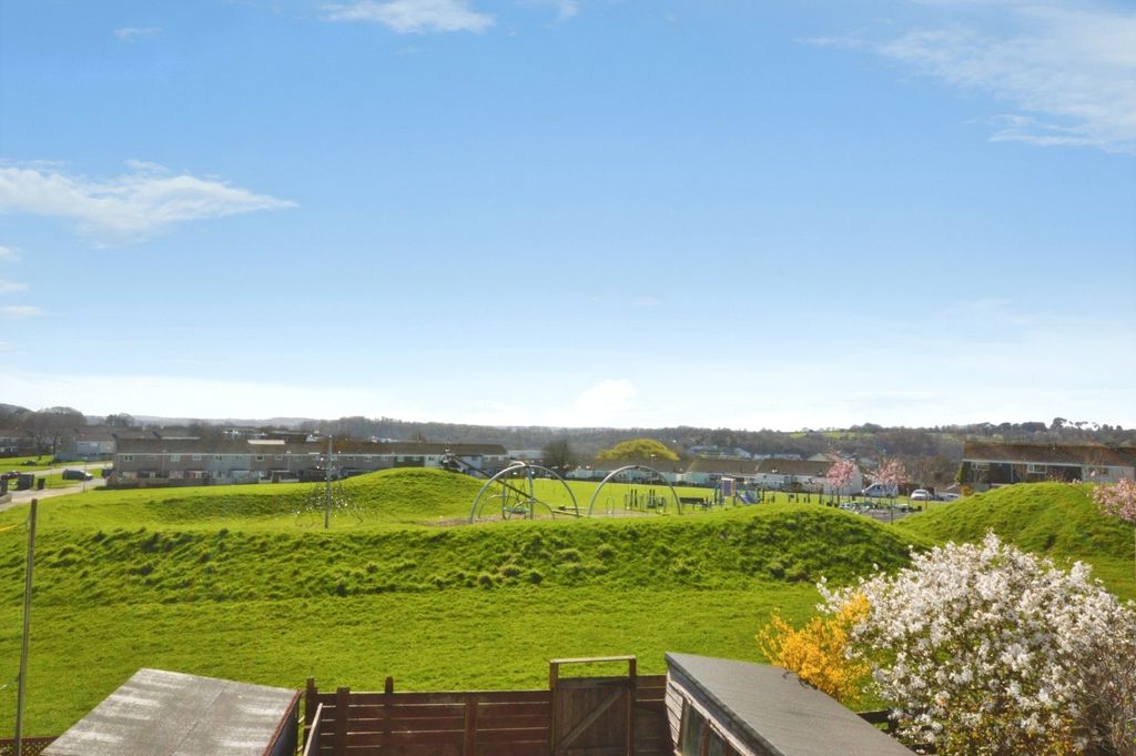 Property photo 2 of 9 2 - Picture No. 03