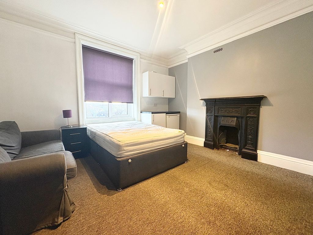 Property photo 2 of 4 Bedroom