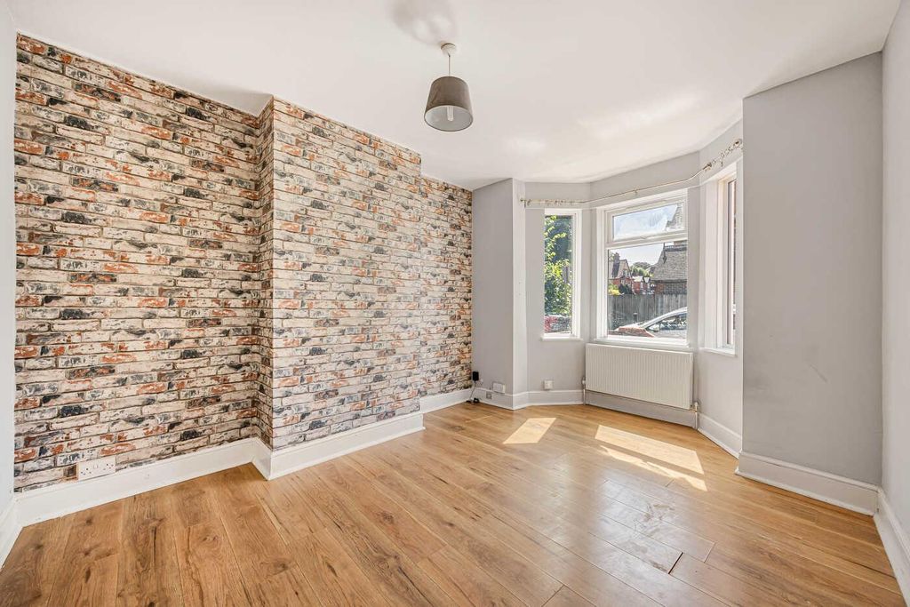 Property photo 2 of 18 11_89756.Jpg