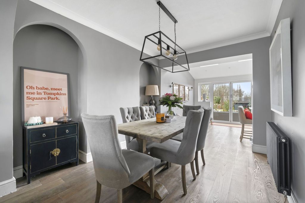 Property photo 2 of 24