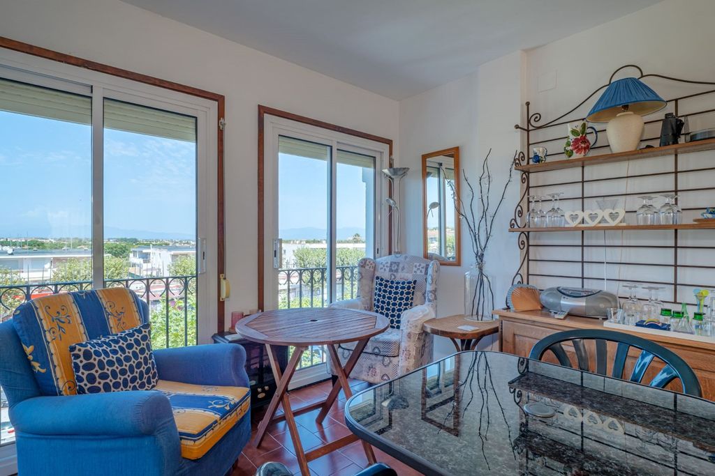 Property photo 1 of 32