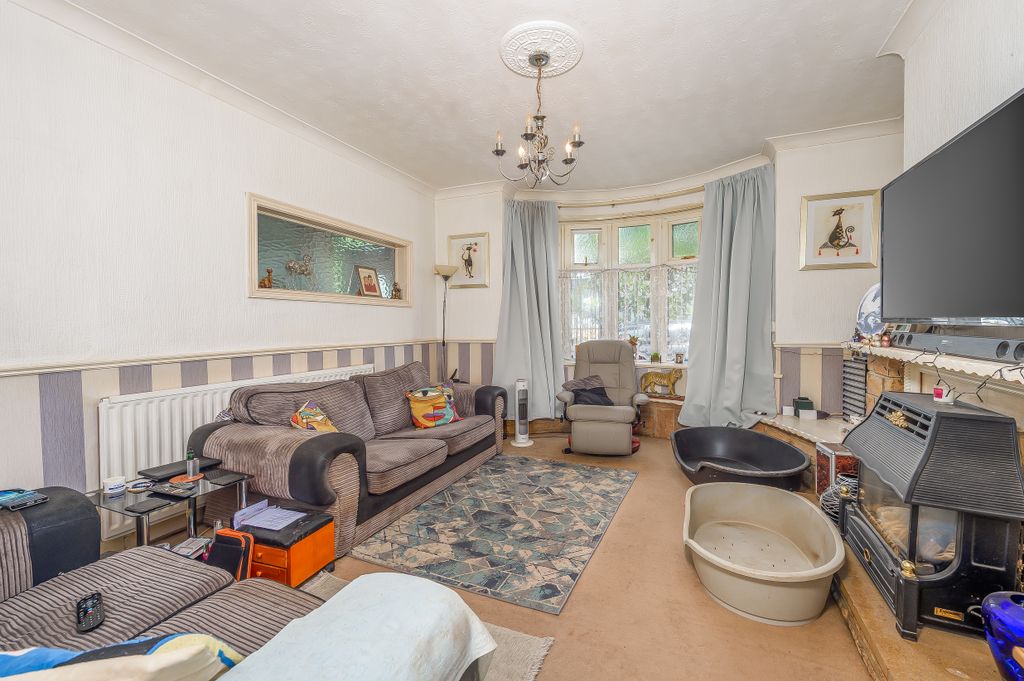 Property photo 2 of 25