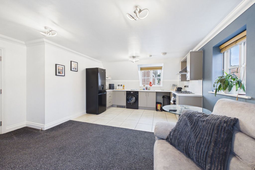Property photo 3 of 13