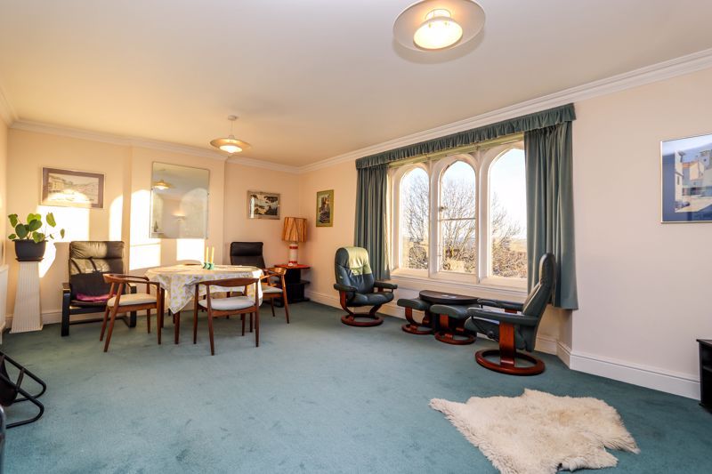 Property photo 2 of 11 Lounge/Diner