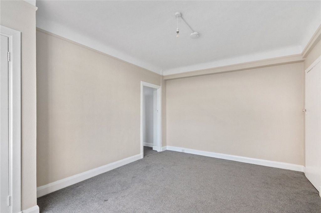 Property photo 3 of 8 Picture No. 06