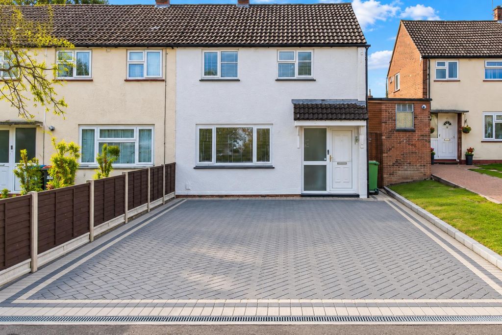 Property photo 2 of 17 17.Png