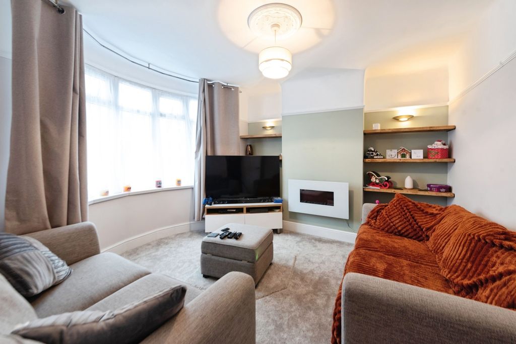 Property photo 2 of 16 Pbox-Img.Jpg