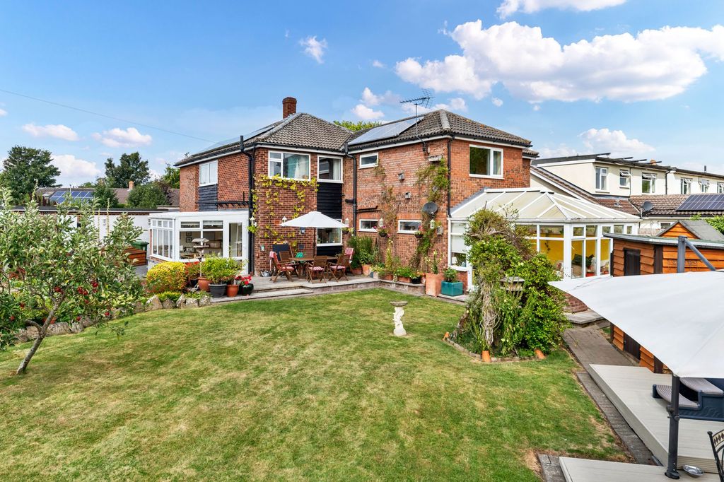Property photo 2 of 40
