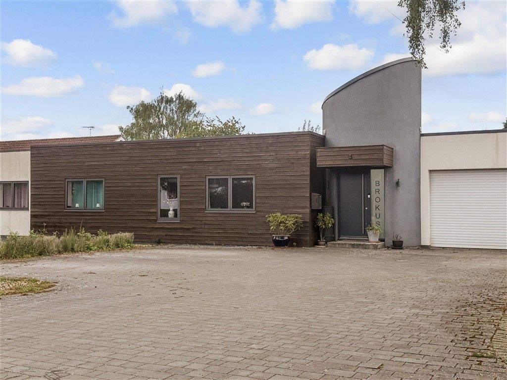 Property photo 1 of 26 Front
