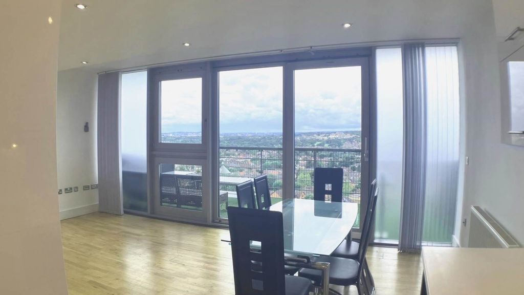 Property photo 3 of 11