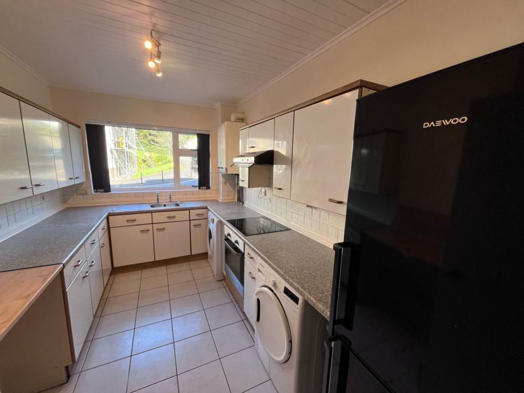 Property photo 3 of 7 Kitchen