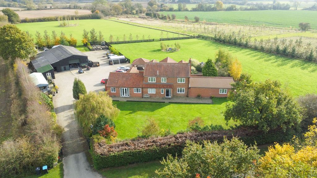 Property photo 1 of 35