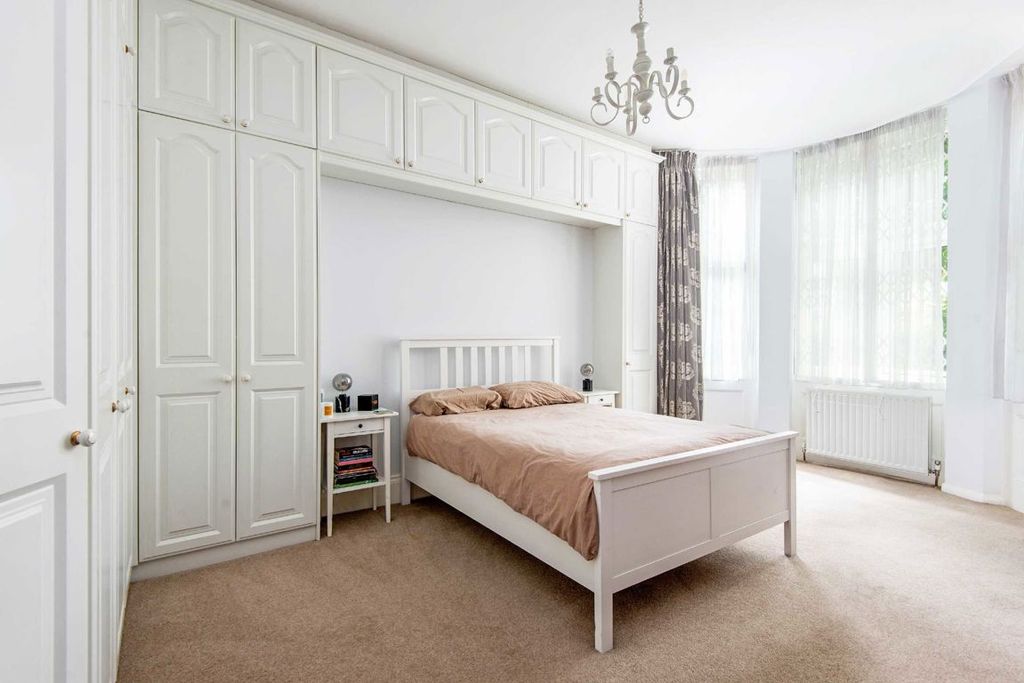 Property photo 3 of 4