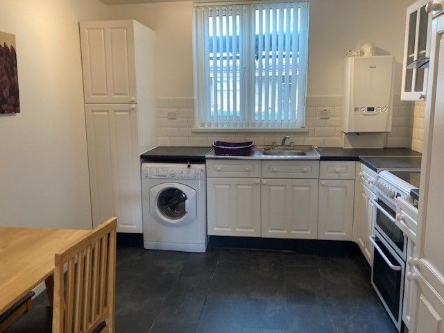 Property photo 3 of 6 Kitchen