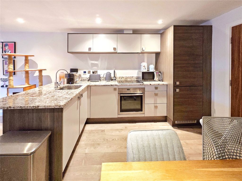 Property photo 2 of 27 Fitted Kitchen