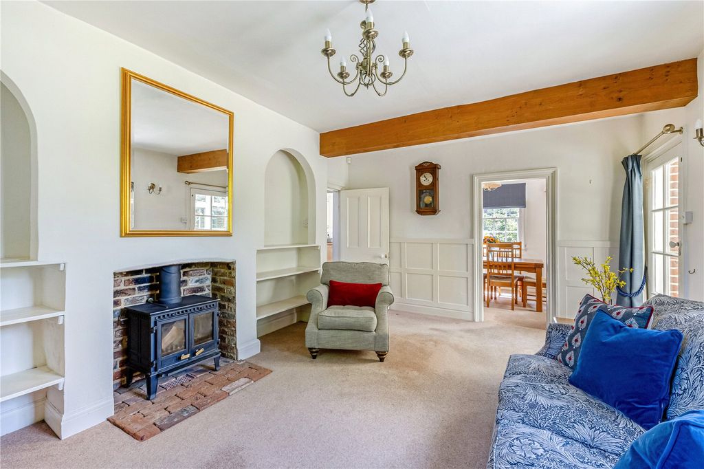 Property photo 3 of 17 Sitting Room