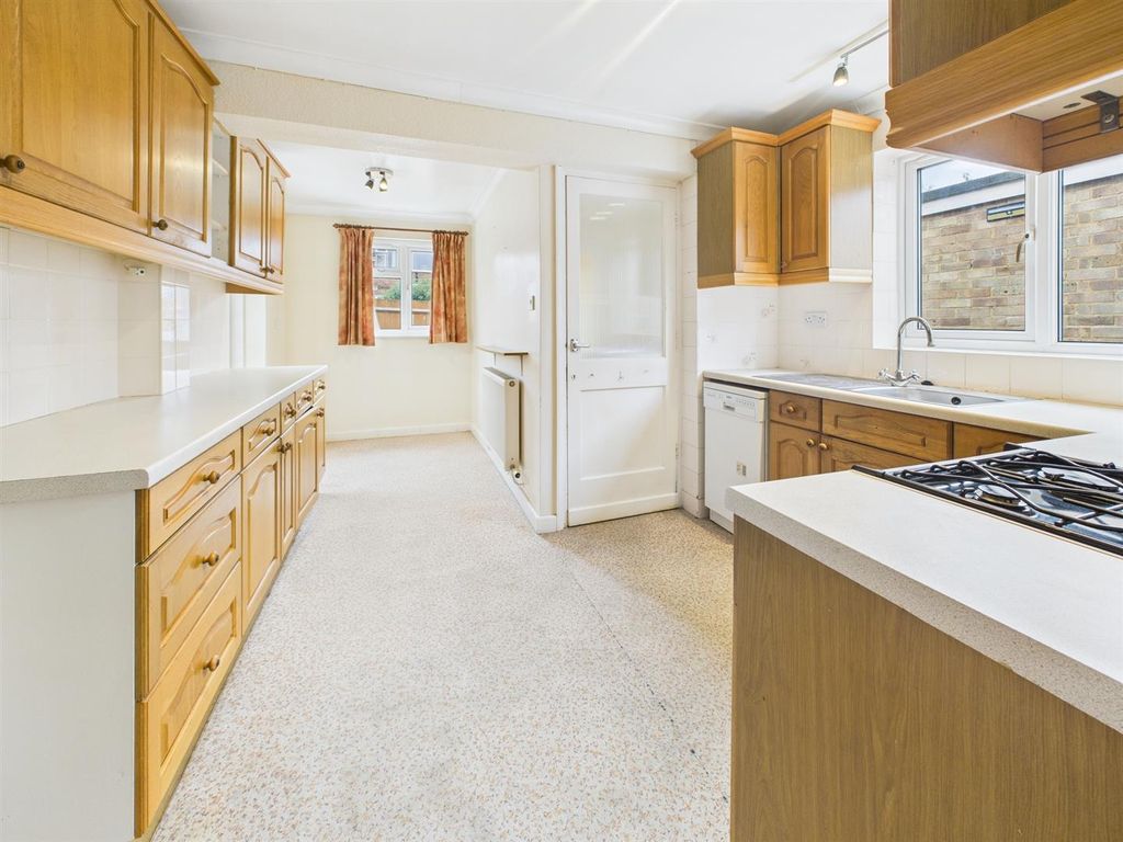 Property photo 2 of 26