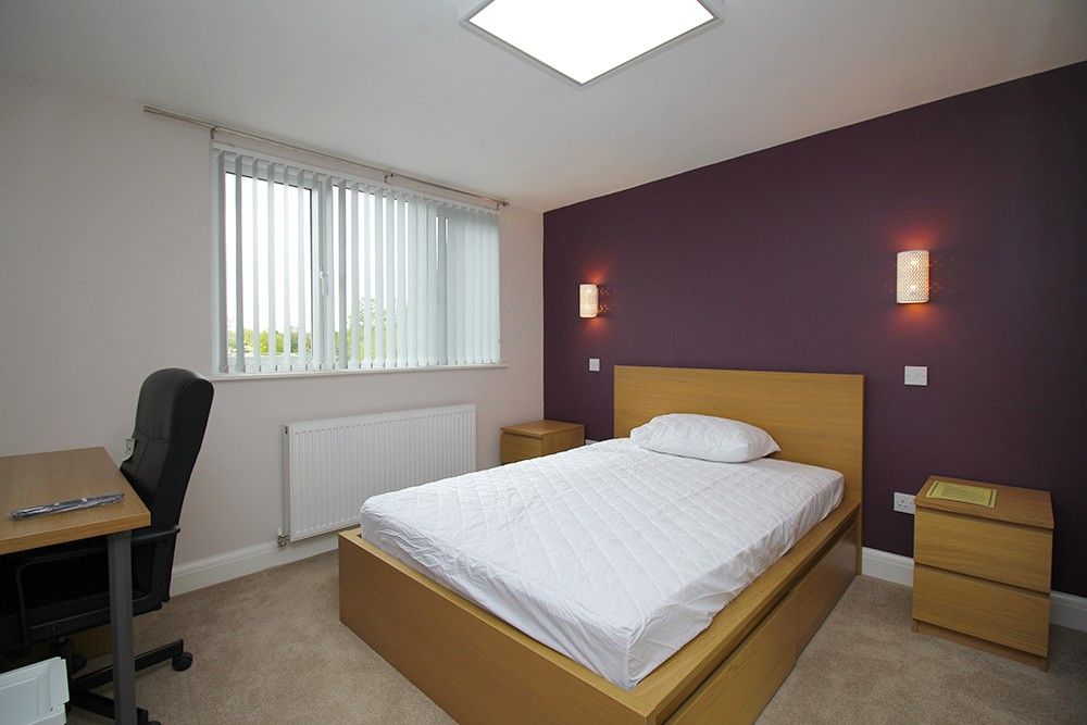 Property photo 1 of 19 The Room (Main)