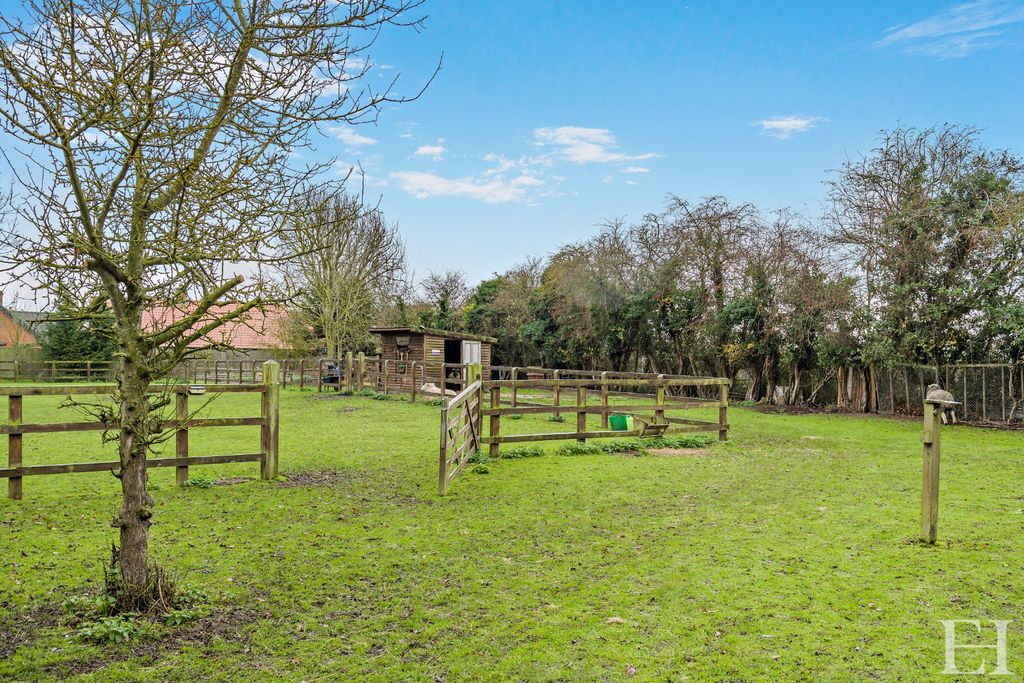 Property photo 3 of 30 4710236