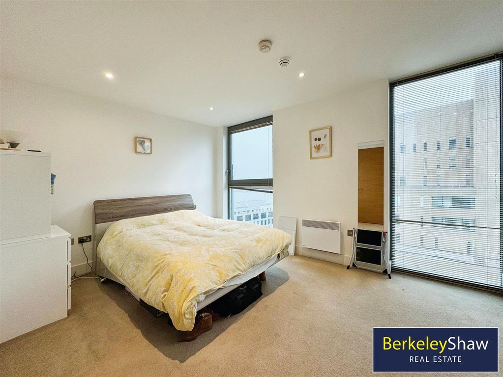 Property photo 2 of 15 Master Bedroom