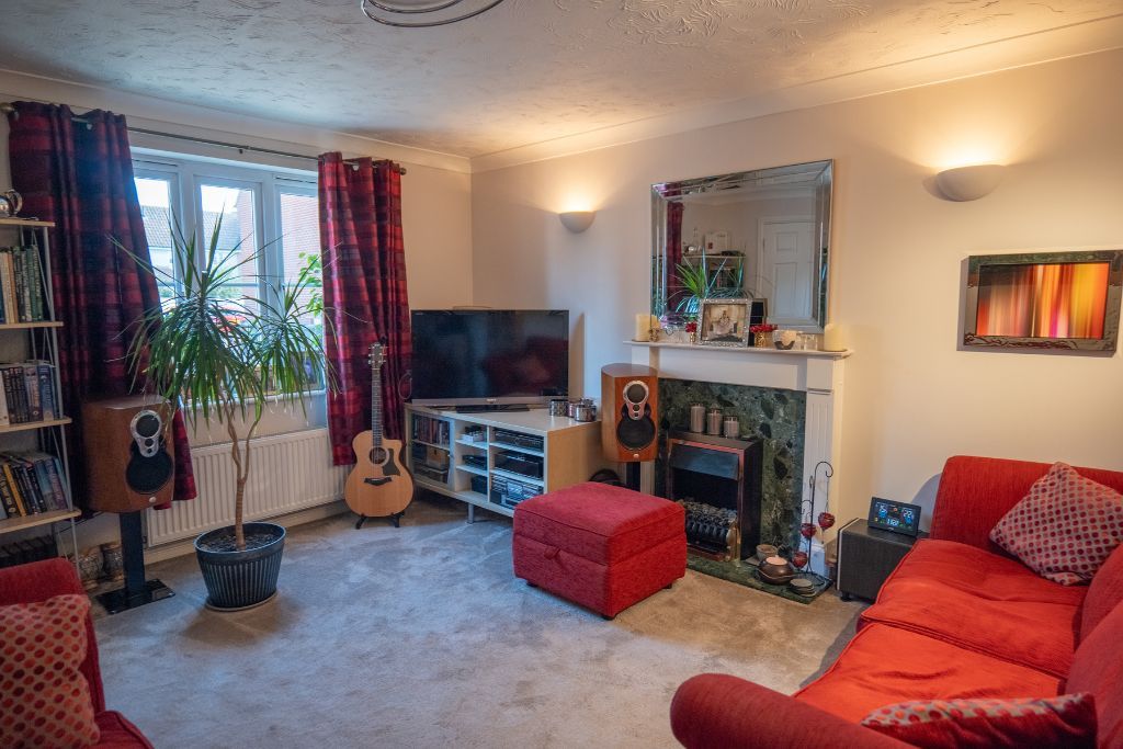 Property photo 2 of 21 Lounge