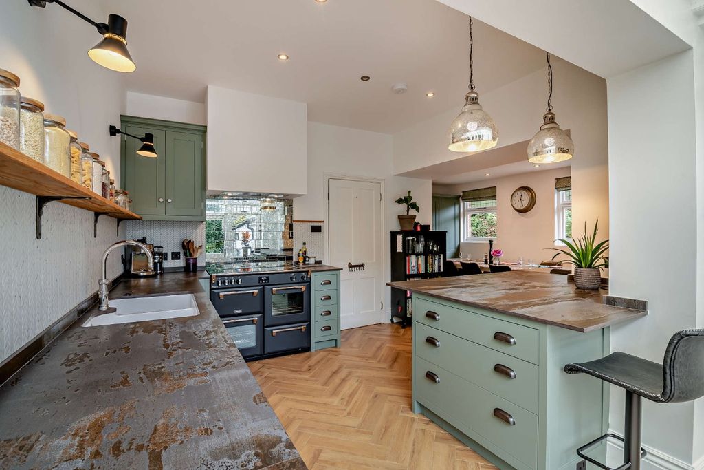 Property photo 3 of 23 Picture No. 17