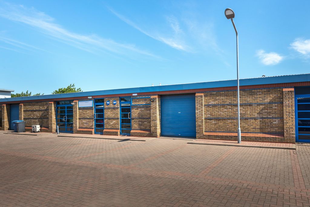 Property photo 1 of 3 2020 909  Yeovil Road  Ste8961.Jpg