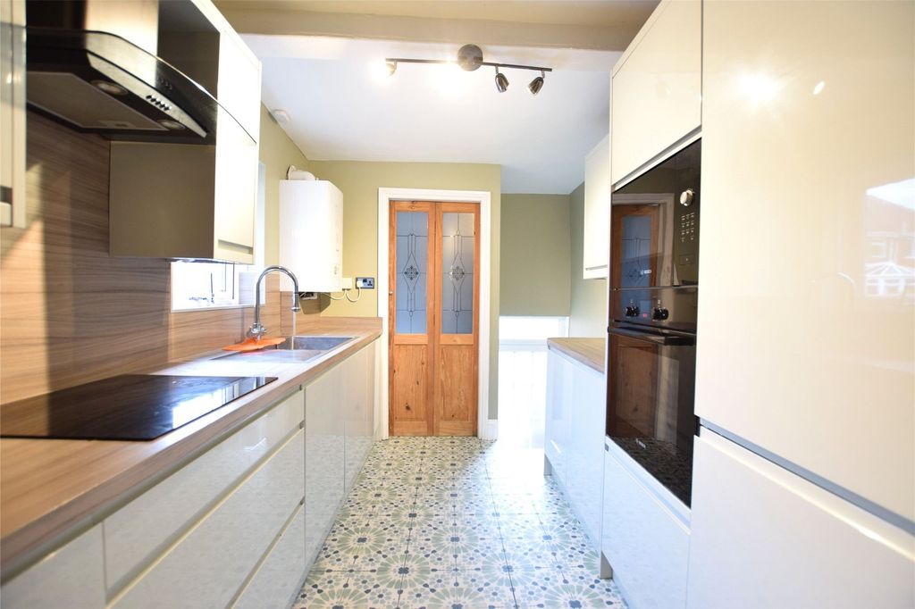 Property photo 1 of 12 Kitchen