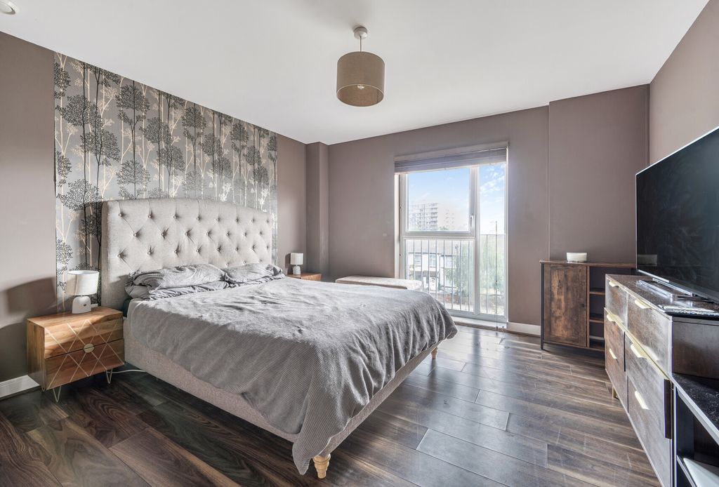 Property photo 3 of 19 1340493-19-68A2F0...