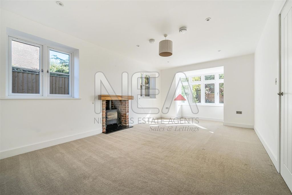 Property photo 3 of 20 Sitting Room