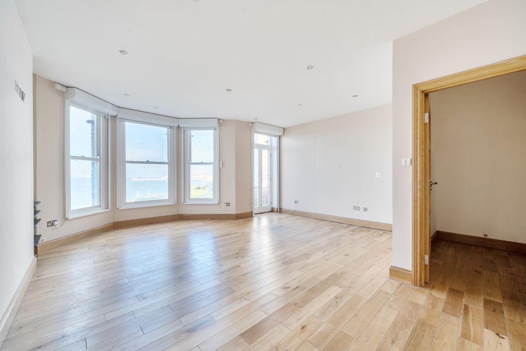 Property photo 3 of 30