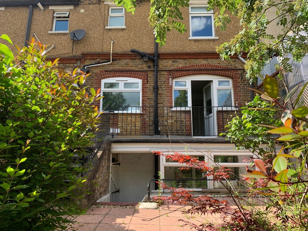 Property photo 3 of 18 Image