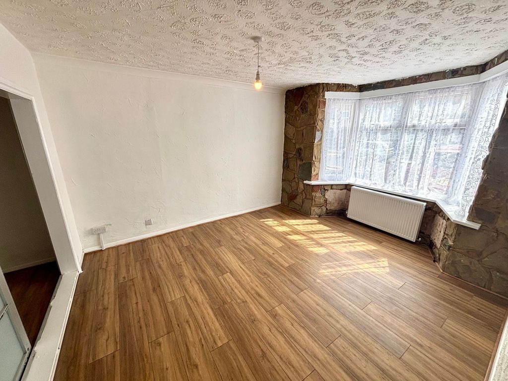 Property photo 3 of 23