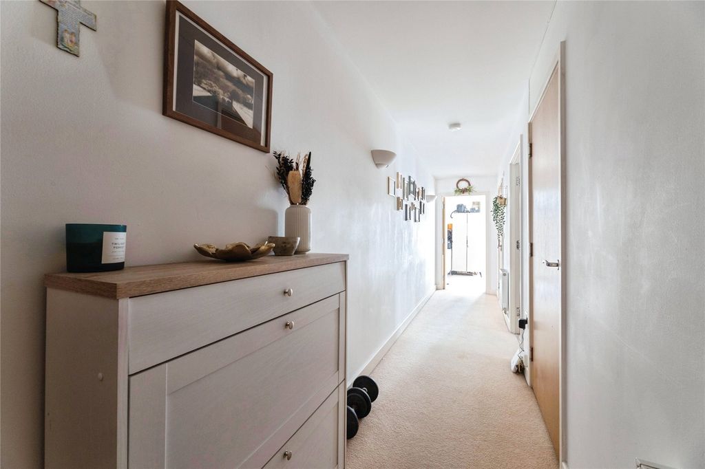 Property photo 2 of 13 Picture No. 27