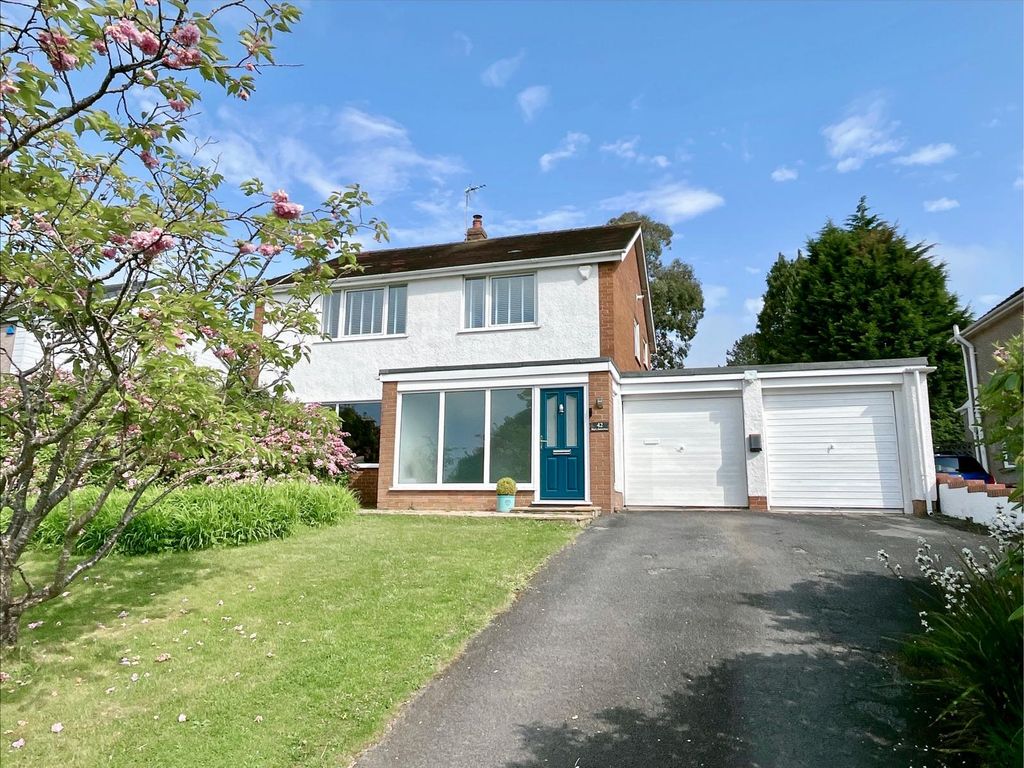 Property photo 1 of 34