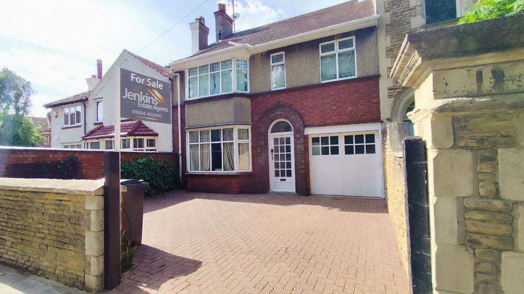 Property photo 2 of 20