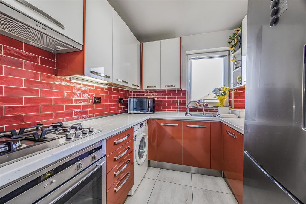 Property photo 2 of 12 62 Childe Square, Portsmouth-Porticomarketing-Sold