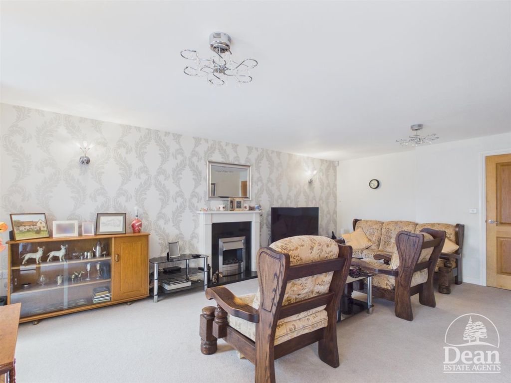 Property photo 3 of 35