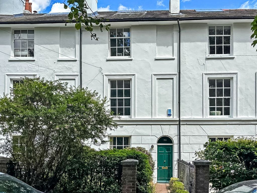 Property photo 1 of 18